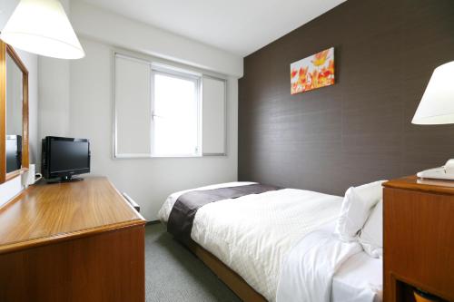 Kawasaki Daiichi Hotel Musashi Shinjo Kawasaki Daiichi Hotel Musashi Shinjo is perfectly located for both business and leisure guests in Yokohama. Both business travelers and tourists can enjoy the propertys facilities and services. Serv