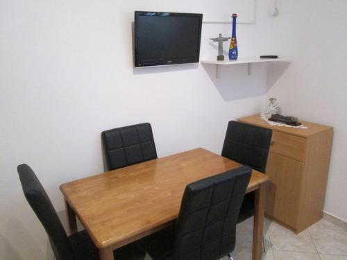  Apartments Milica I in Vrsi