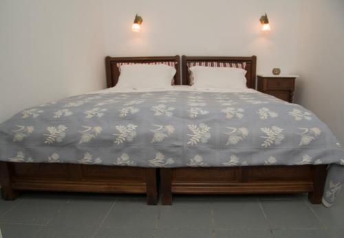 1 king bed, 2 twin beds
