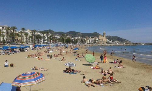 Unique studio Apartment with amazing terrace Sitges centre beach - image 2