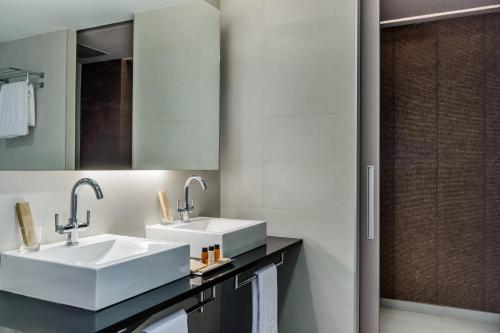 Hotel 525 - main image