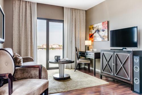 Hotel 525 - image 2
