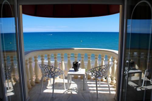 阳台/露台, URH锡切斯海滩酒店 (URH Sitges Playa) in 锡切斯
