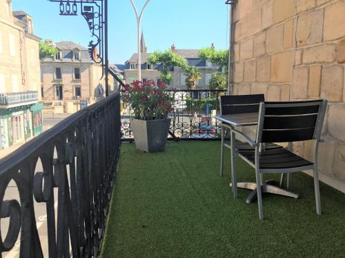 Balcony/terrace, Hotel La Réserve de Brive in Brive-la-Gaillarde