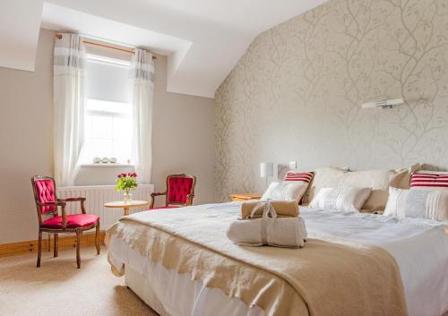 4 twin beds