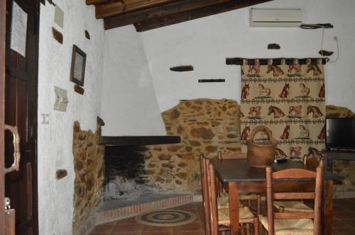2 bedrooms, 4 beds