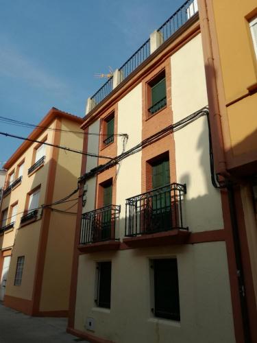  APARTAMENTOS POBRA-CASTELO, Pension in Pobra do Caramiñal