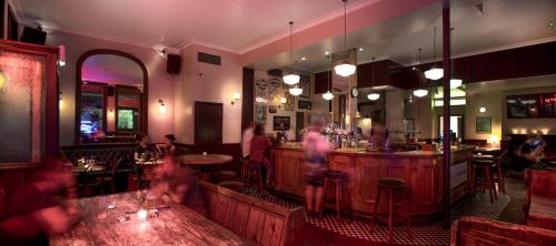 Camden Enterprise Hotel - image 8