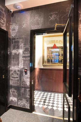 Camden Enterprise Hotel - image 9