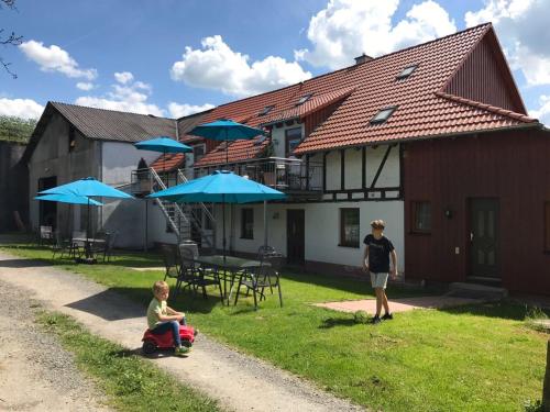 Ferienwohnungen Elsbacher Hof - Hotel - Erbach im Odenwald