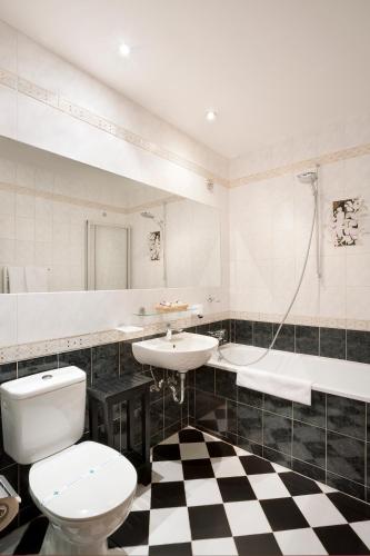 Hotel U Zlatého Stromu Prague by BHG, Prague (photo 9)