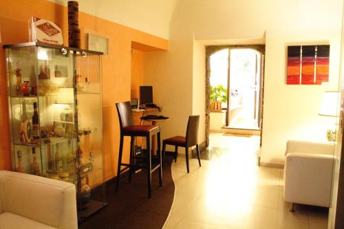 San Max Hotel – Catania, CA