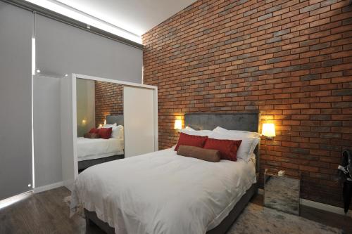 Air Space Apartments at Paragon