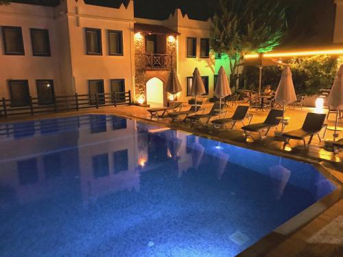 Hotel Atrium - image 5