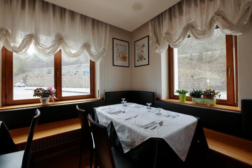 Ponte nelle Alpi Albergo De March 2-Star Hotel view