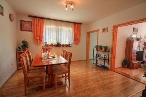 外部景觀, Apartman Josipa in 卡爾洛瓦茨縣