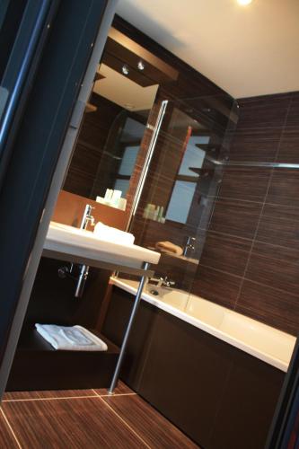 The Originals Boutique La Maison Rouge Lens Ouest (Qualys-Hotel) - main image