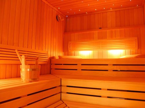 سبا, Hotel-Restaurant Rotes Einhorn Duren *** Superior in دورين