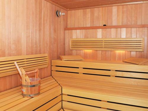 سبا, Hotel-Restaurant Rotes Einhorn Duren *** Superior in دورين