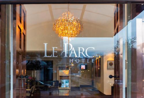 Le Parc Hotel, Beyond Stars