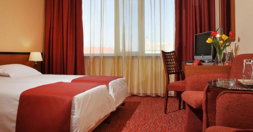 2 twin beds