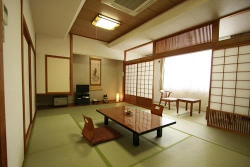 Musashibou Musashibou is perfectly located for both business and leisure guests in Hiraizumi. Offering a variety of facilities and services, the property provides all you need for a good nights sleep. Service-m