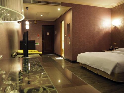 河堤戀館汽車旅館 The Riverside Hotel & Motel