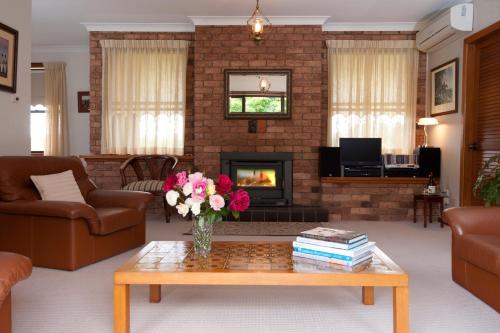Clifton Gardens Bed & Breakfast - Orange in Clifton Grove