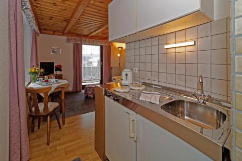 廚房, Berghof Pension und Ferienwohnungen in 比紹夫斯馬斯