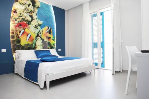 Standard Double Room image 6