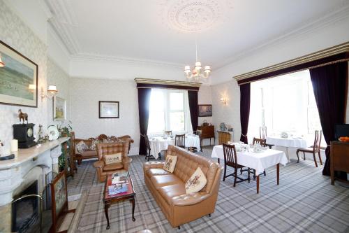 ห้องส่วนกลางสำหรับนั่งเล่น/ดูทีวี, Dunns Houses Farmhouse B&B in โอเตอร์เบิร์น