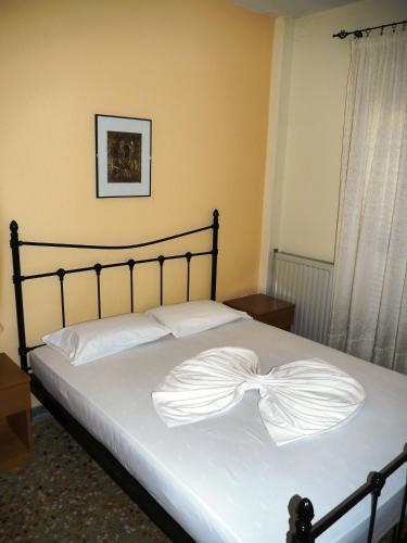 4 twin beds