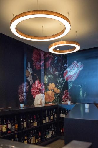 Hotel Central - image 8