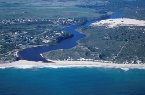 Moore River Beach Cottage In Australia