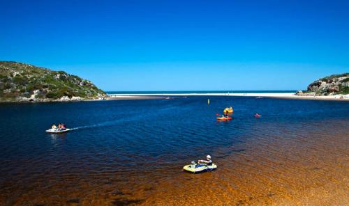 Moore River Beach Cottage In Australia