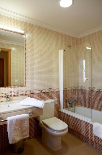 Hotel Room - image 14