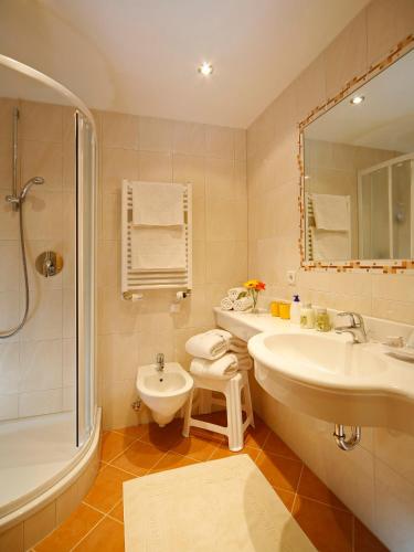 Hotel Kranebitt Room Type - Double Room with Balcony