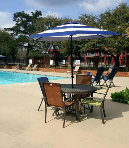 Calloway Inn and Suites - main image