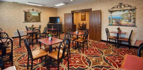 貝斯特韋斯特普拉斯南園酒店及套房 (Best Western Plus Southpark Inn & Suites) in 泰勒