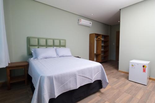 Pousada Vie Pousada Vie is perfectly located for both business and leisure guests in Palmeiras. Both business travelers and tourists can enjoy the propertys facilities and services. Service-minded staff will wel