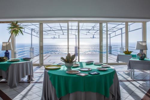 Étterem, Hotel Piccolo Mondo in Castro