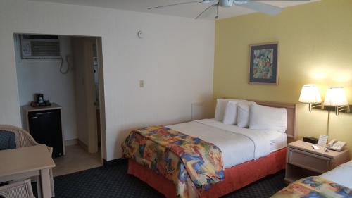 Magnuson Hotel Marina Cove - image 2