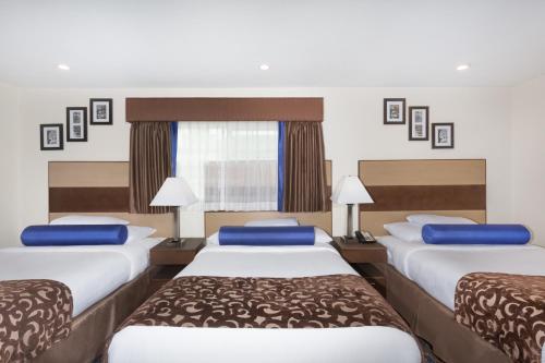Howard Johnson By Wyndham Berkeley - image 10