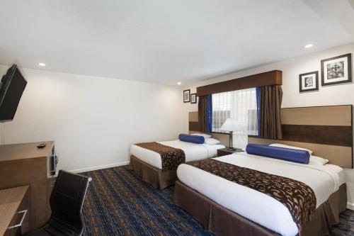 Howard Johnson By Wyndham Berkeley - image 8