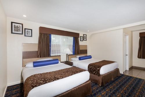 Howard Johnson By Wyndham Berkeley - image 9