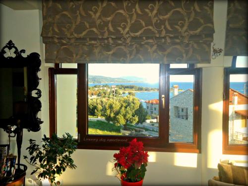 Castri Deluxe Sky Apartment - image 5