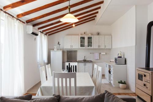  Pera Family Apartment, Unterkunft in Kaštela