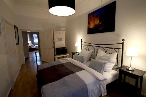 2 queen beds