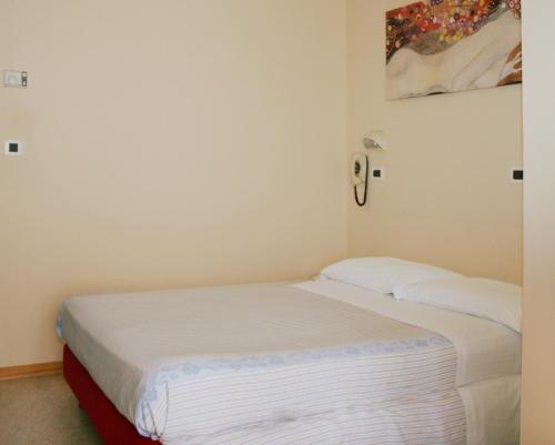 Hotel Jolie - image 2