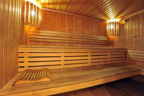 Sauna, Hotel & Spa Brise de Mer in Saint-Raphael